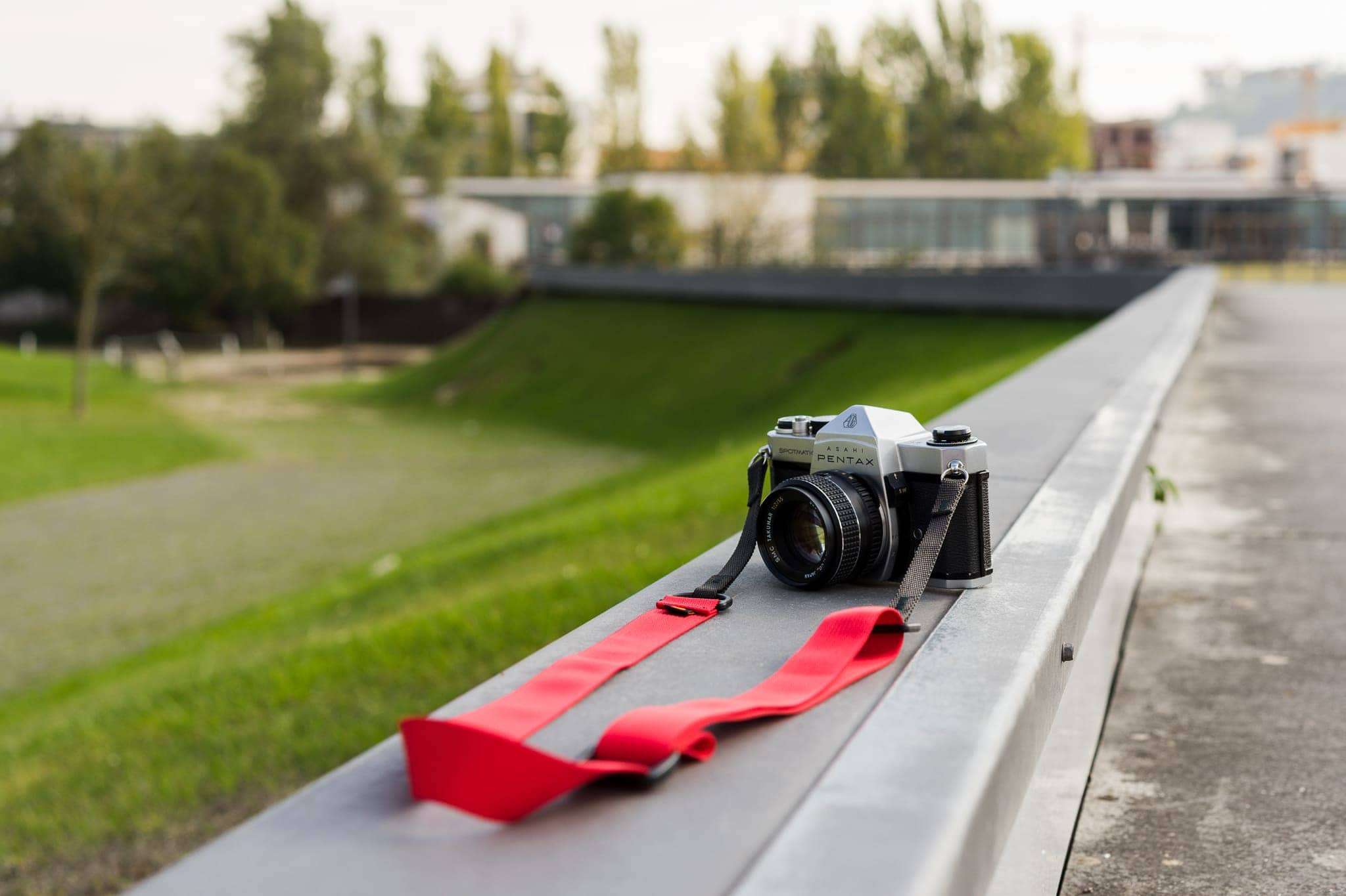 OlympusPassion.com Reviews the Simplr F1 Camera Strap